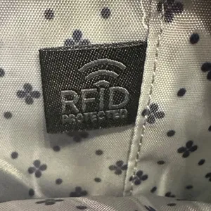 Lug Lily Grey‎ Clover Navy Floral Crossbody Bag RFID Travel Convertible NWOT thumbnail 7