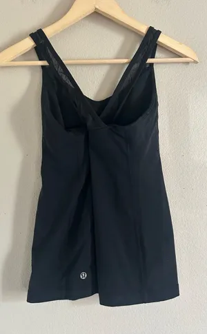 Lululemon Black Women’s tank top size 6 thumbnail 1