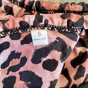SheIn Leopard Triangle Top With Tie Side Bikini Set - Brand new, never worn! 🤎🖤 thumbnail 3