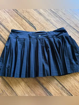 Lululemon Black Pleated Skirt Size 10 thumbnail 3
