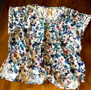 Philosophy Spring or summer airy floral V neck cotton Tee thumbnail 1