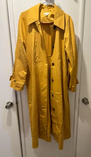 Elegant golden yellow piece by COS. Ideal for versatile styling. thumbnail 1
