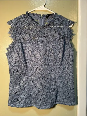 White House Black Market‎ Women's Size 12 Lace Blouse Blue Gray High Neck Soft thumbnail 2