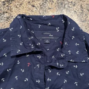 Tommy Hilfiger Top Anchor Nautical Preppy Coastal Academia Button Up Blue Small thumbnail 3