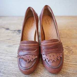 Clarks 6M Indigo Kiltie Penny Loafer Pumps Brown Excellent Leather Heels Retro thumbnail 2