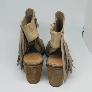 Very Volatile Poca Fringe City Bootie Los Angeles Tan Tassel Heels (9) thumbnail 6