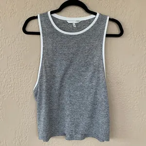 Victoria’s Secret angels workout top | size m thumbnail 1