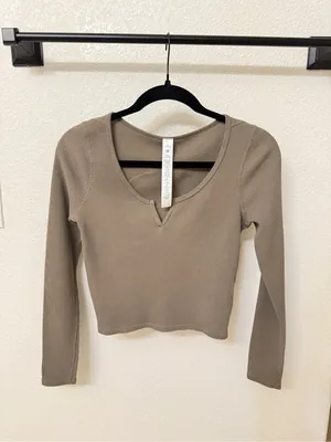 Lululemon Waffle Cotton-Blend Henley Long-Sleeve Shirt Nomad Size 2 NWOT thumbnail 3