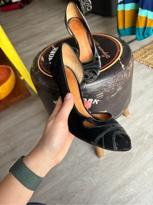 Givenchy Black Velvet Peep-Toe D'Orsay Pumps — Sz 38.5 — Good Used Condition thumbnail 7