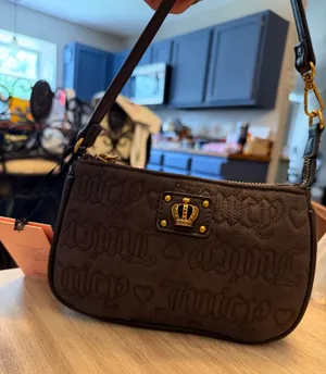 Juicy Couture thumbnail 1