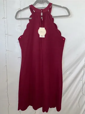 Soprano Scalloped-Hem Mini Dress in Burgundy thumbnail 4