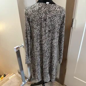 Old Navy Long Sleeve Stretchy Midi Dress Leopard Animal Print Black‎ White L thumbnail 5
