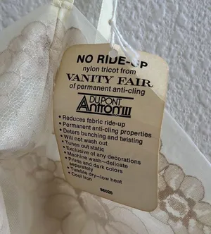 NWT Vintage Vanity Fair Slip Gown Neutral Cream Lightweight Small thumbnail 4