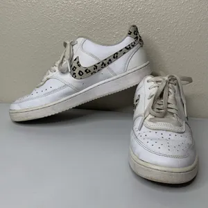 Nike Court Vision Low Womens Sz 9 White Desert Leopard Swoosh Shoes Sneakers thumbnail 2