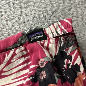 Patagonia Barley Baggies Shorts 2.5" Floral Athletic Outdoor Nylon Women's Small thumbnail 2