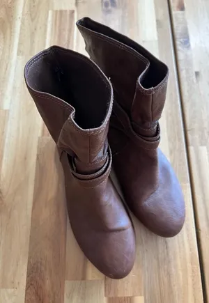 American Eagle Brown Ankle Boots Women’s 7.5 Slouch Buckle Low Heel thumbnail 1