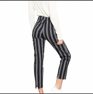 Brandy Melville High Rise Black White Stripe Pants Ankle Cropped S M thumbnail 3