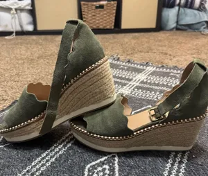 Heels Green Size 9.5 thumbnail 1