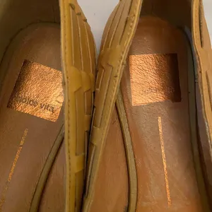 Dolce Vita Leather Tan Loafer with Bronze tip size 8M thumbnail 5