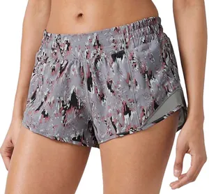 Lululemon Hotty Hot 2.5" Shorts thumbnail 1