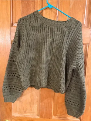 Moon & Madison women’s sweater size small . thumbnail 1