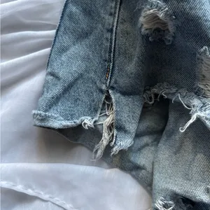 Abercrombie & Fitch Annie High Rise Short thumbnail 4