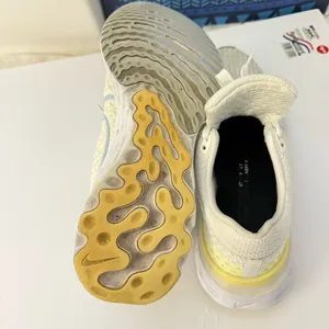 Nike React Infinity Run Flyknit 3. Shoes thumbnail 6