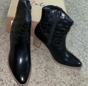 Black ankle boots thumbnail 1