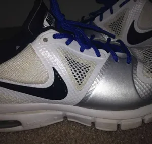 NIKE Women Tennis Athletic Shoes Sz 7.5 thumbnail 1
