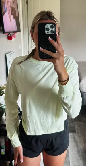 Lululemon Long Sleeve thumbnail 1