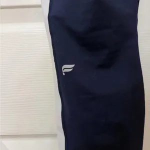 FABLETICS On-The-Go PowerHold High-Waisted pocket Legging navy white large‎ thumbnail 6