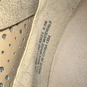 madden Women’s shoes ankle Boots heels beige tan zip up size 6.5 suede thumbnail 12