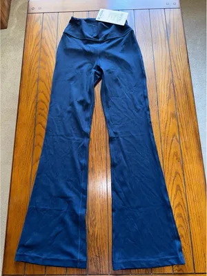 Lululemon Groove NULU Flared Pant High Rise 30” True Navy Size 4 NWT thumbnail 3