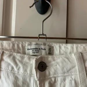 The Skinny High Rise White Distressed Jeans thumbnail 6