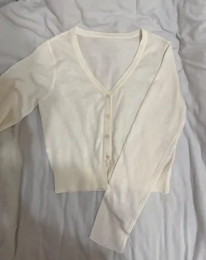 cardigan thumbnail 3