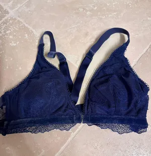 Victoria's Secret NEW Bralette Size Small thumbnail 1