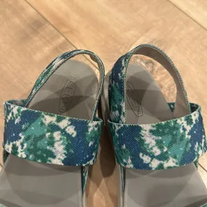 Keen Women's Elle Backstrap Sandal Porcelain/Tie Dye Sz 8 thumbnail 6