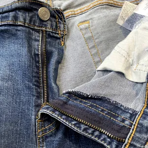 Levi's Distressed Boyfriend Jeans Raw Hem Cropped Denim Women's‎ Size 32 Waist thumbnail 5