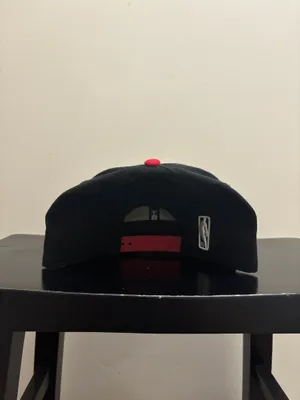 Chicago Bulls New Era Black & Red NBA Bull Logo Snapback Hat thumbnail 9