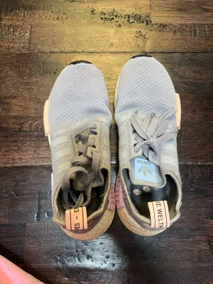 Adidas NMD Women’s Sneakers R1 thumbnail 3