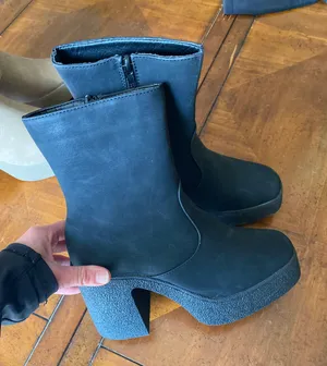 Pink Lily Boots thumbnail 1