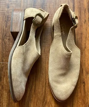 Crown vintage charmed tan leather‎ shoes size 8 thumbnail 1