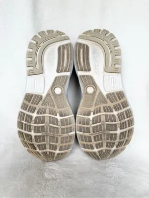 Brooks Ghost 16 Womens Size 9B White Grey Athletic Running Shoes 1204071B151 thumbnail 8