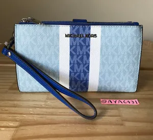 Michael Kors Wallet thumbnail 1