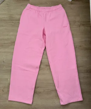 Aritzia Cozy Sweatfleece Mega Straight Sweatpant in JellyBean Pink thumbnail 1