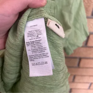 Madewell Crinkled Crepe Notched V-Neck Top Small Short Sleeve Green Button Up thumbnail 4