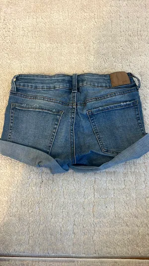 Aeropostale Low-Rise Midi Denim Shorts thumbnail 3