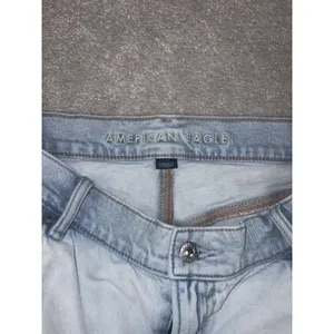 American Eagle Low Rise Baggy Barrel Jeans Women's 10 Reg Light‎ Wash Strigid thumbnail 3