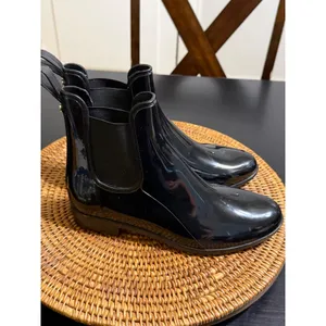 Marc Fisher Womens Black Glossy‎ Chelsea Rain Boots Size 10 Rubber Ankle Booties thumbnail 2