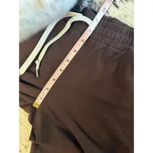 Vuori Women Performance Joggers In Mahogany Heather Size XS thumbnail 10